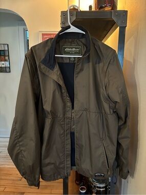 Eddie Bauer Men's Olive/Brown Lightweight Windbreaker Jacket